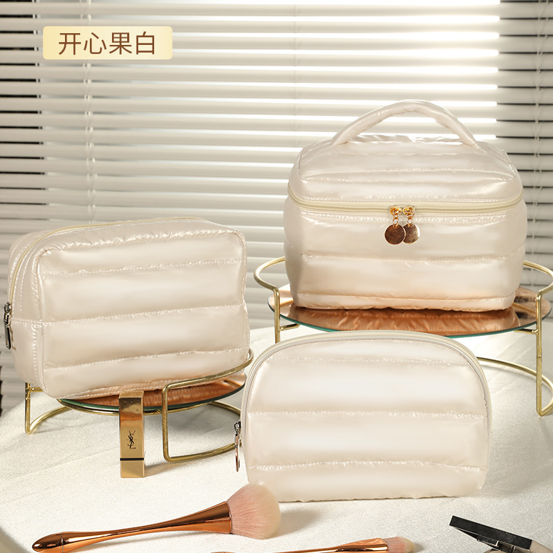 JTCB-J088Gilt leather cosmetic bag, lightweight, soft, skin-friendly and waterproof cosmetic storage bag